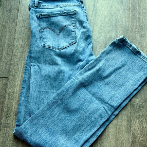 Levis 712 Slim Jeans - Picture 3 of 7